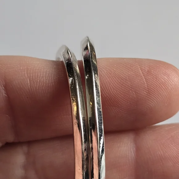 Liz Claiborne hoop earrings silver tone metal hoops big large classic LC - Picture 3 of 10